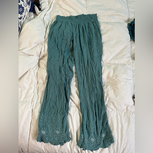 O’Neil teal flowy cropped pants with lace detail - Picture 1 of 3